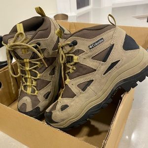 Only worn once, women’s Columbia hiking boots.